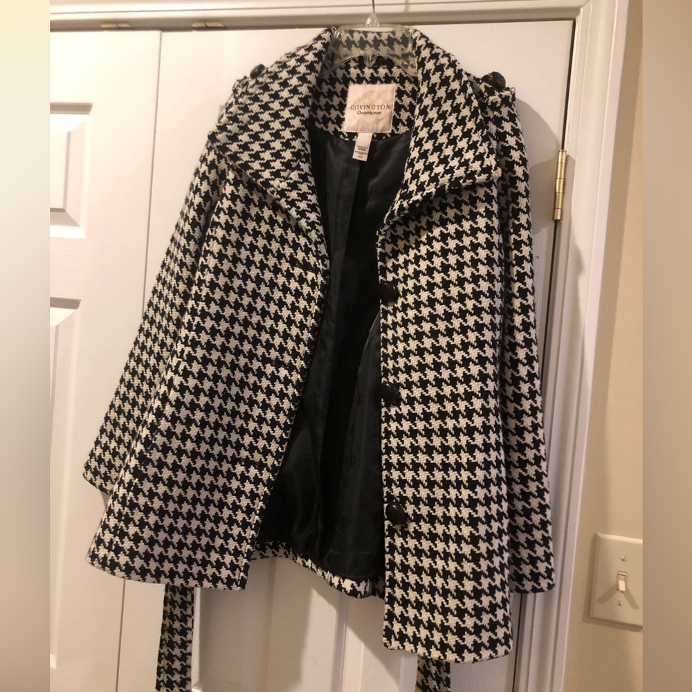 Covington Coat Size Medium